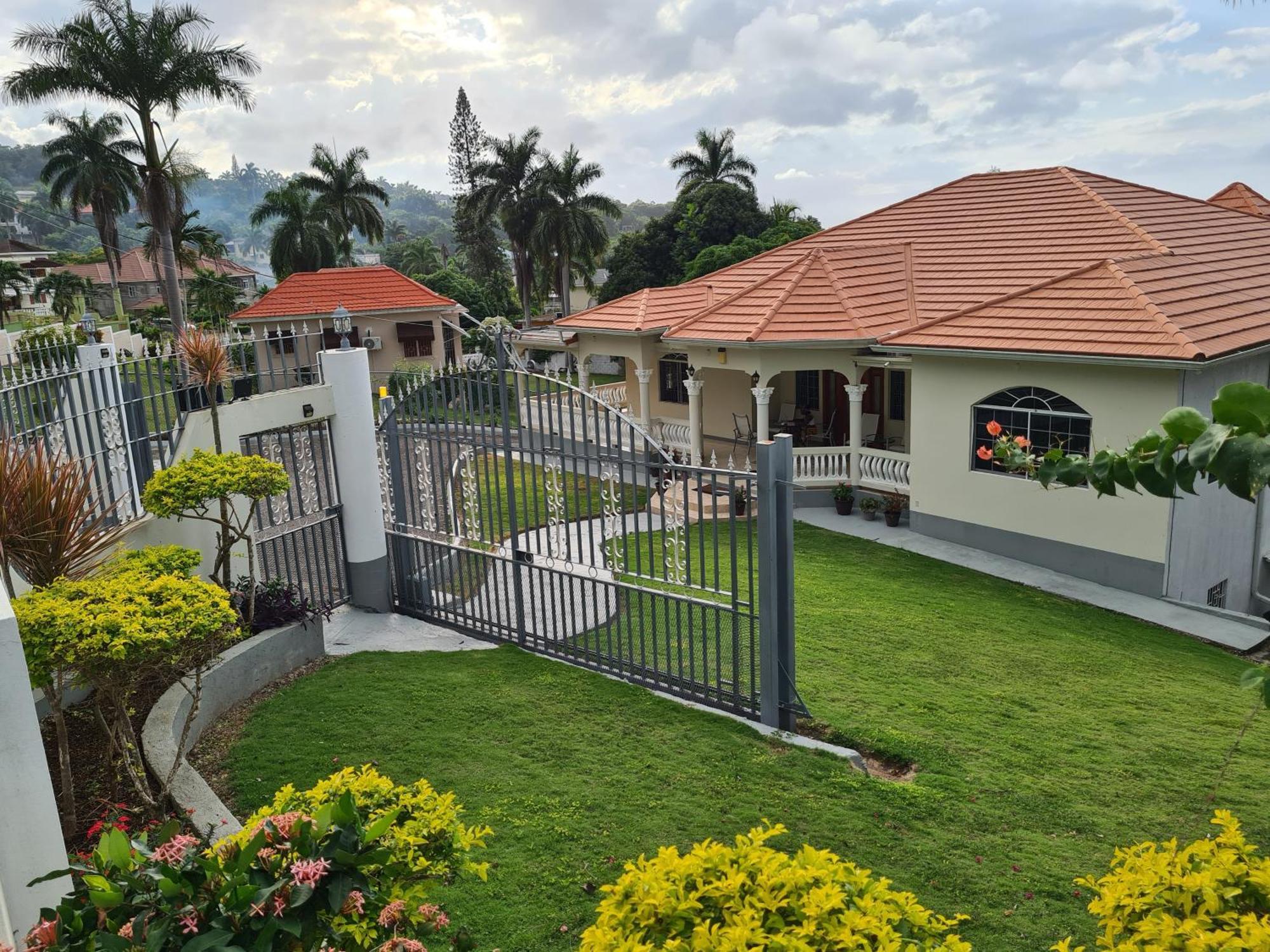 Rose View Apartment Montego Bay Exterior photo