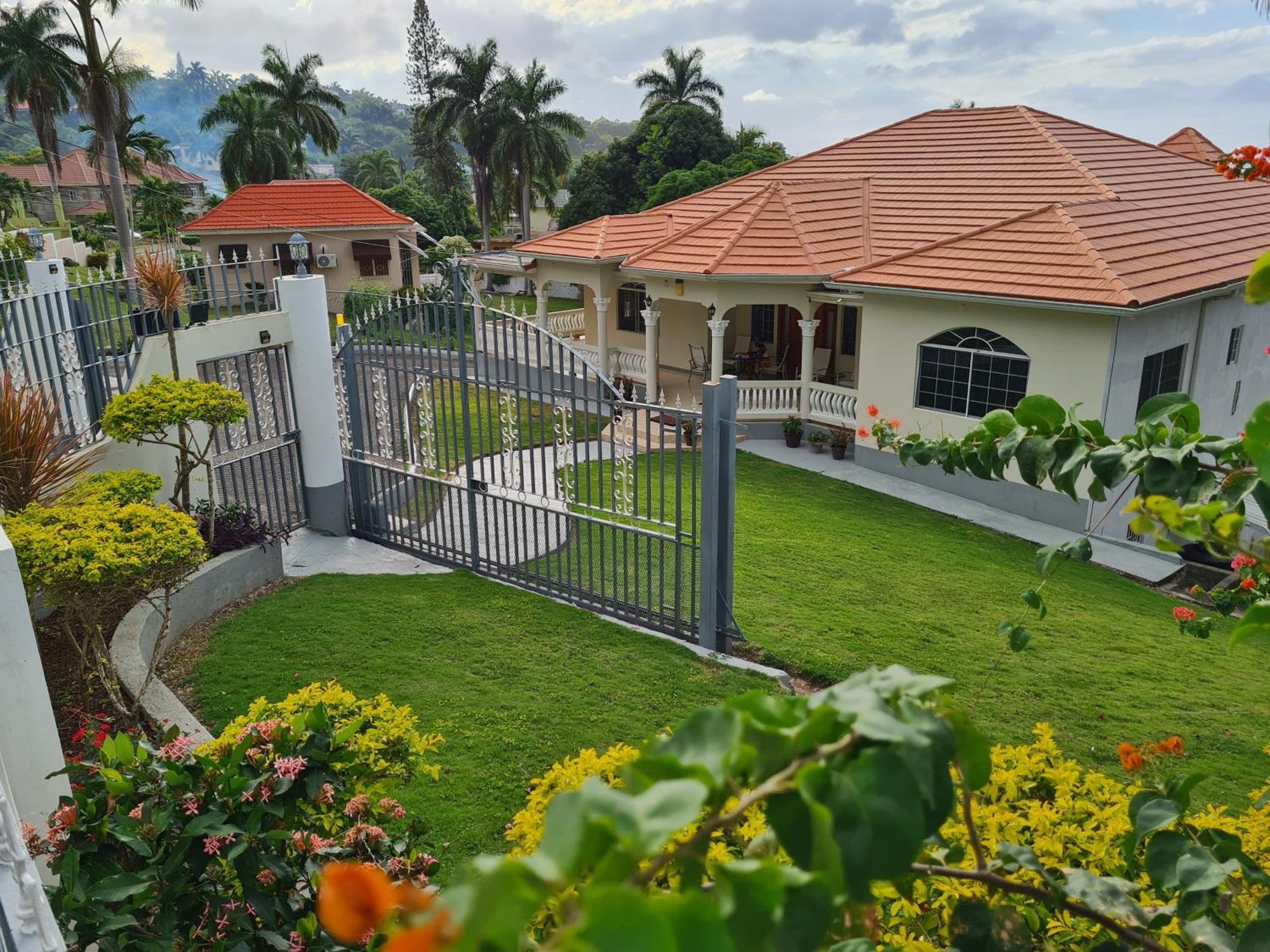 Rose View Apartment Montego Bay Exterior photo